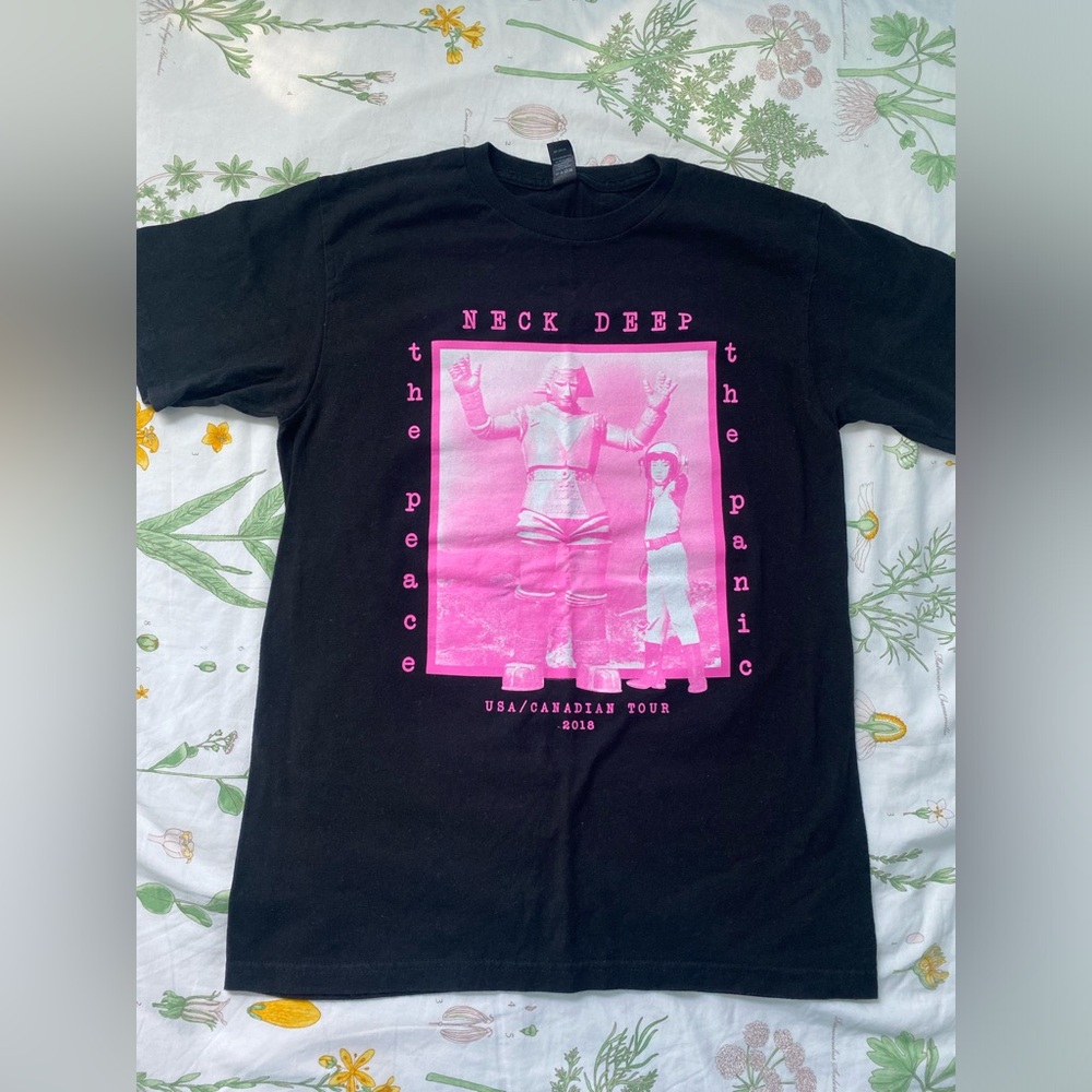 Neck Deep “The Peace & The Panic” 2018 Tour Shirt.